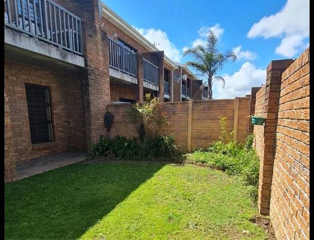 2 BEDROOM PROPERTY TO RENT IN SONSTRAAL HEIGHTS